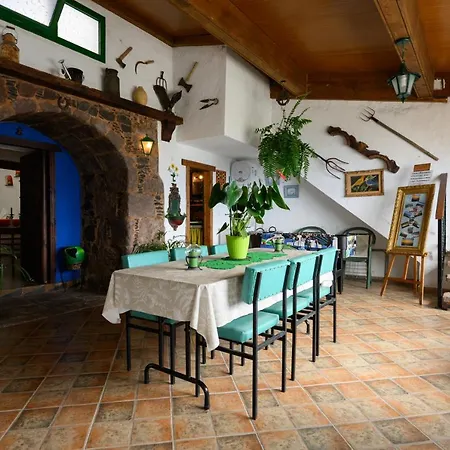 Wonderful Cave-house In Galdar